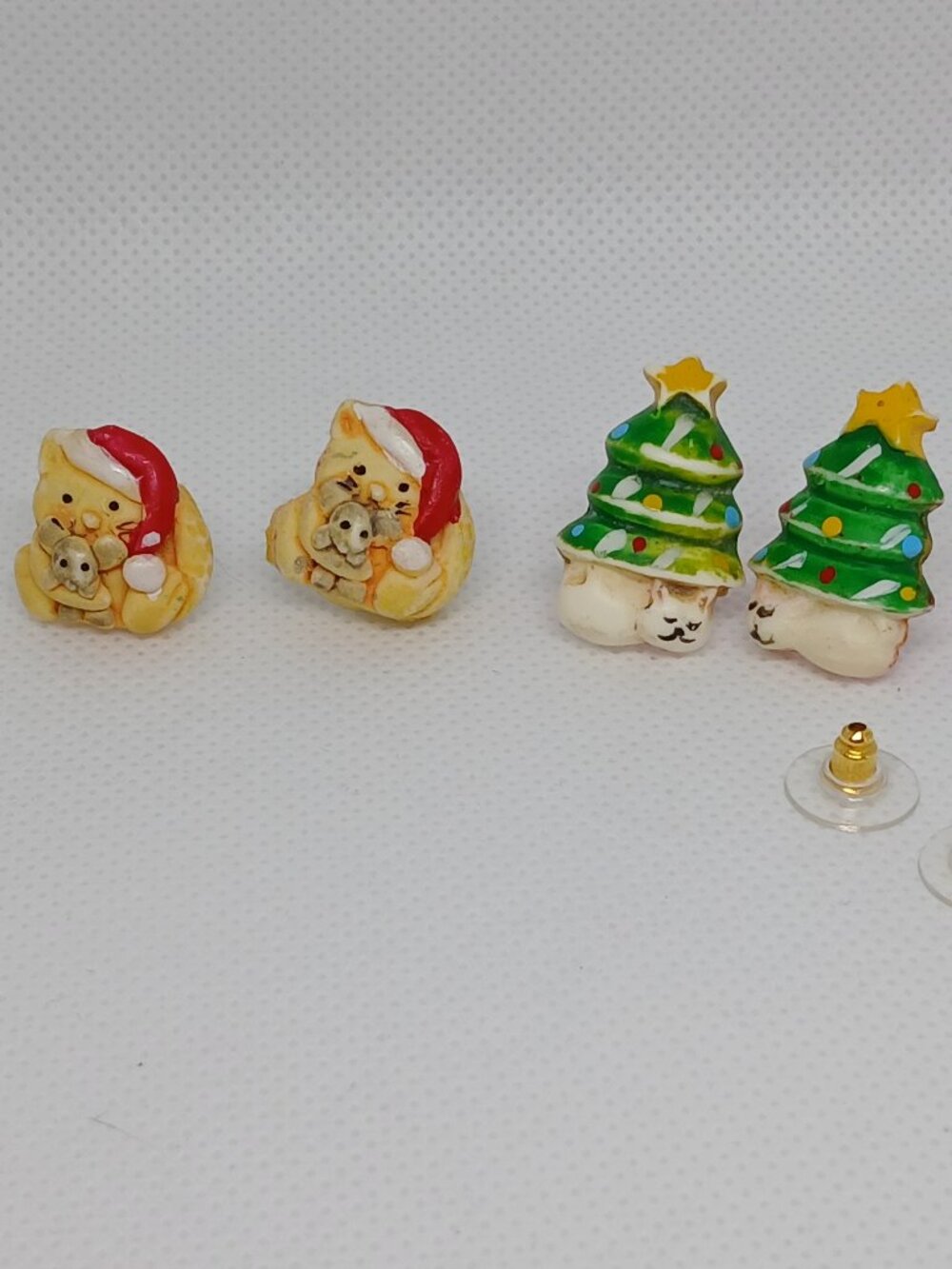 Two Pair Ceramic Christmas Cat Stud Earrings Vintage Costume Jewelry #109